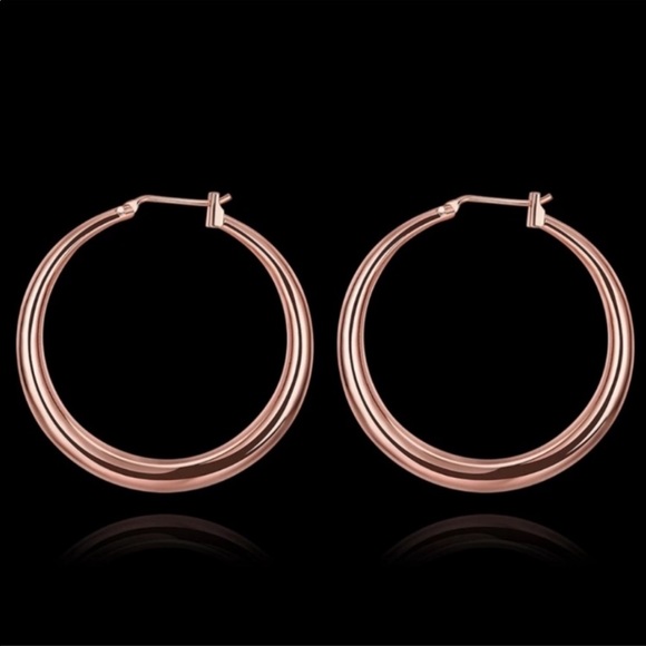 New Women’s Rose Gold Plated 1.5” Hoop Earrings - Picture 5 of 5